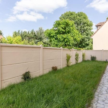 Maison Elegante Et Spacieuse Écouen Esterno foto