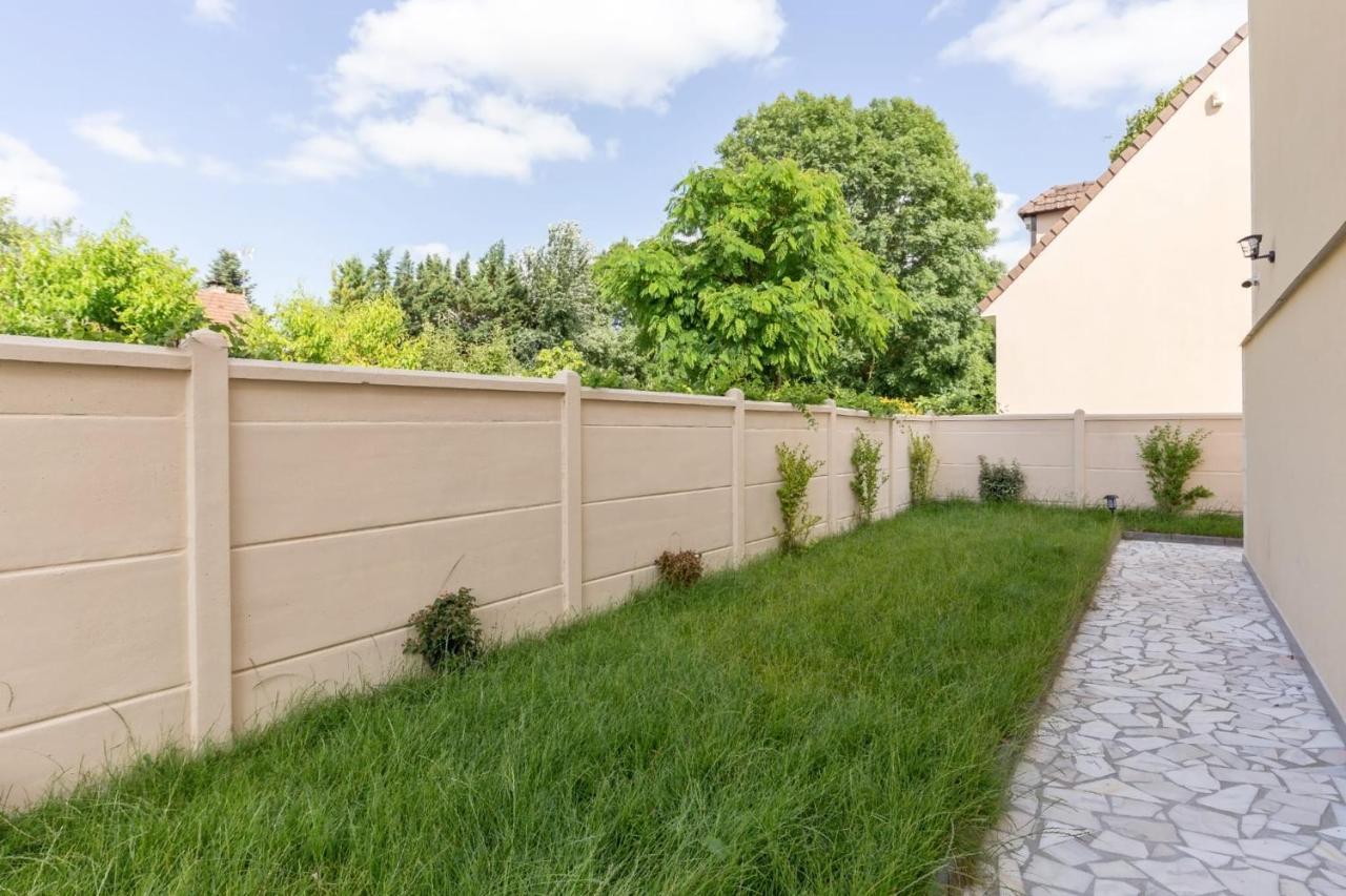 Maison Elegante Et Spacieuse Écouen Esterno foto