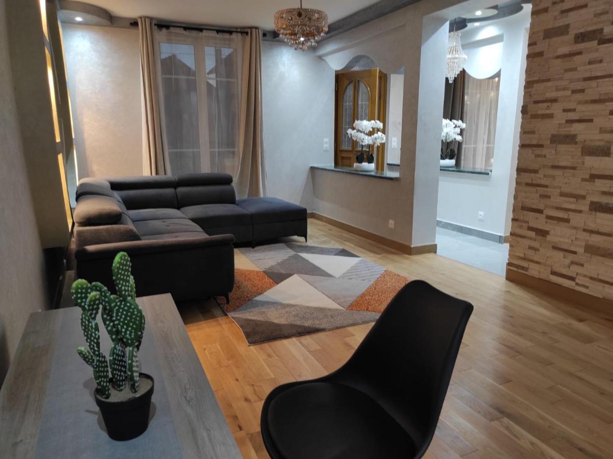 Maison Elegante Et Spacieuse Écouen Esterno foto