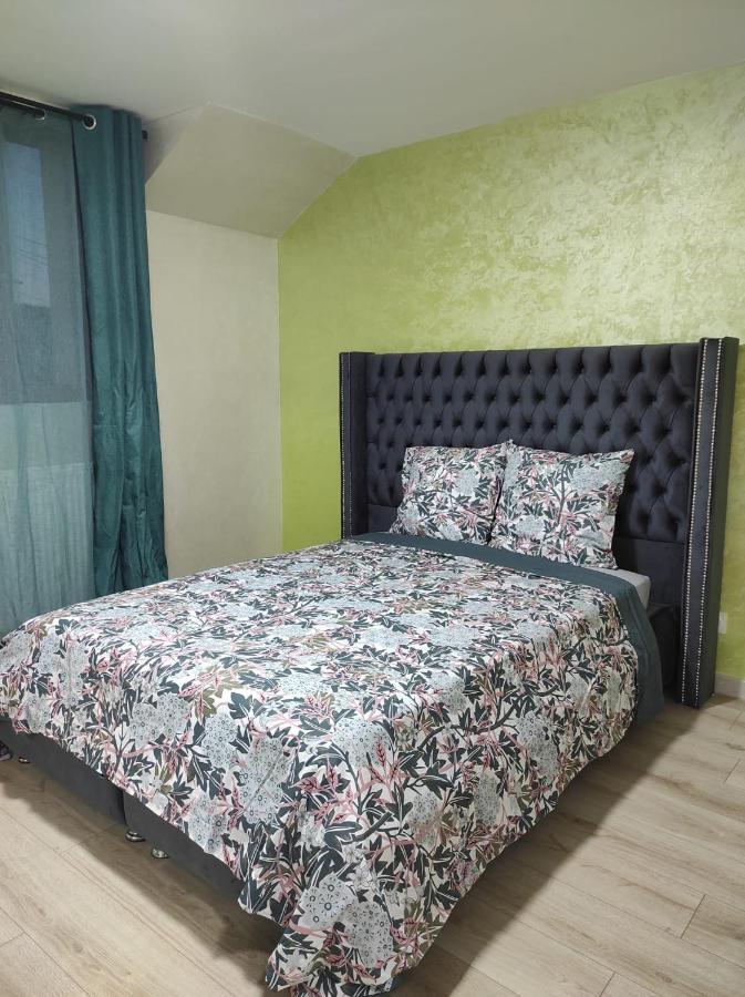 Maison Elegante Et Spacieuse Écouen Esterno foto