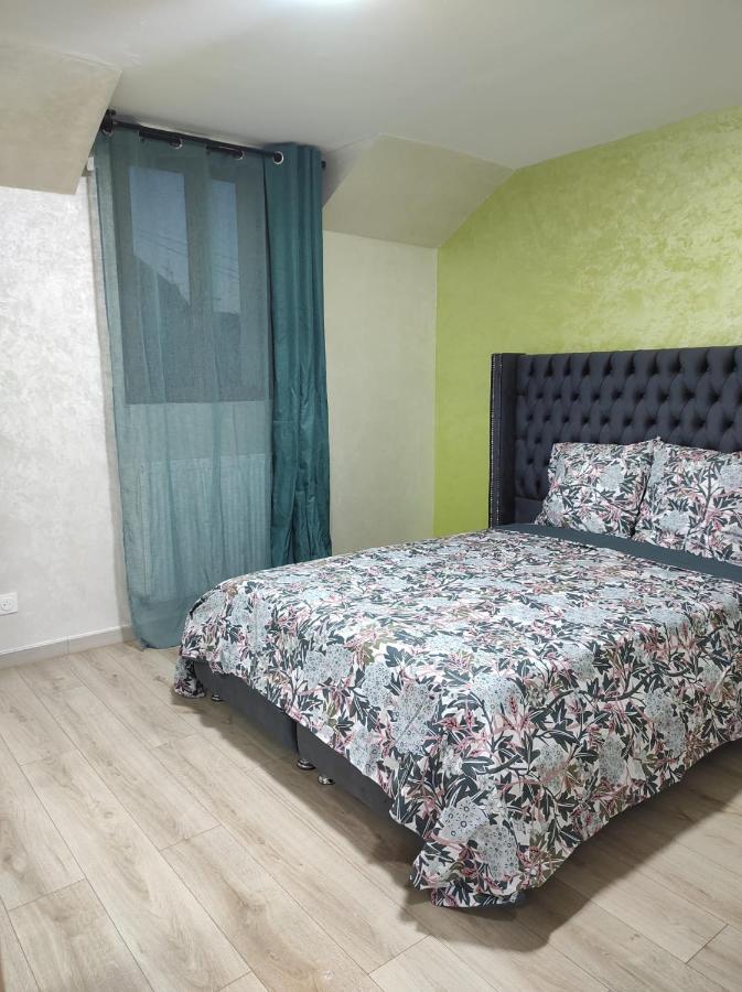 Maison Elegante Et Spacieuse Écouen Esterno foto