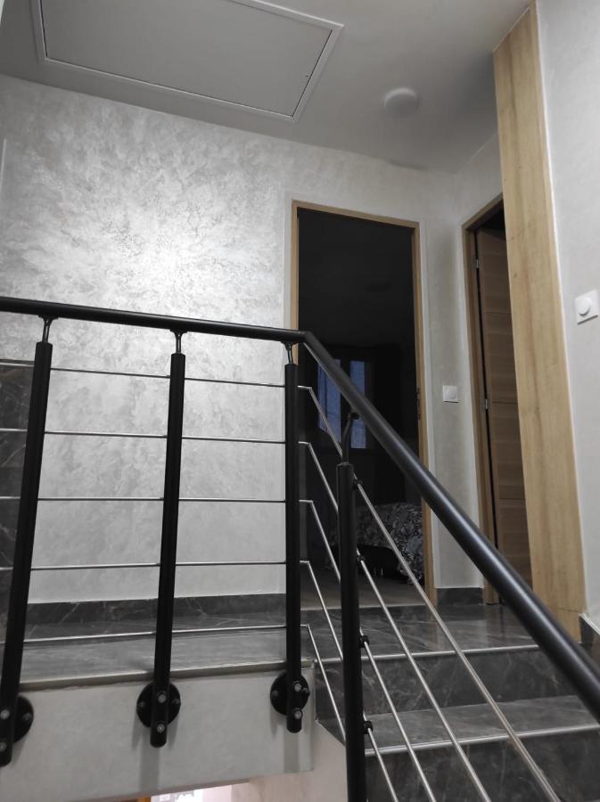 Maison Elegante Et Spacieuse Écouen Esterno foto
